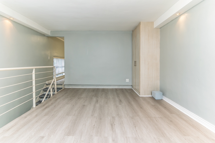 To Let 2 Bedroom Property for Rent in Green Point Western Cape
